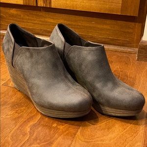 Dr Scholls brand dark brown 4 inch wedge bootie